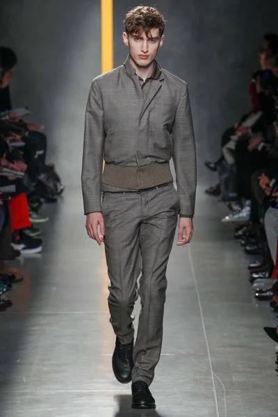 Look 43